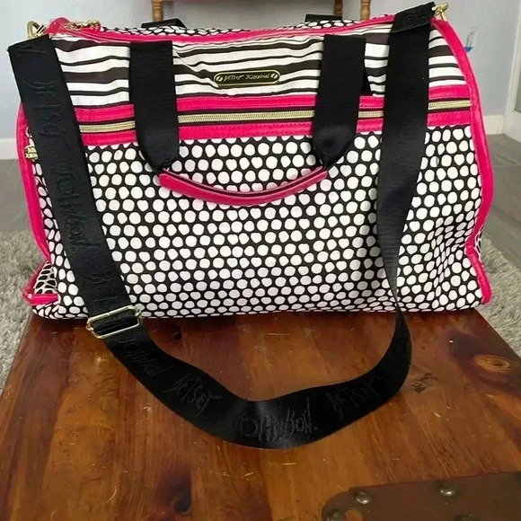 Betsy Johnson weekender/gym bag - Picture 1 of 16